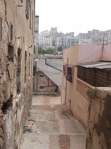 RUE AUX ALENTOURS DE LA RUE MONTEBELLO (1)
